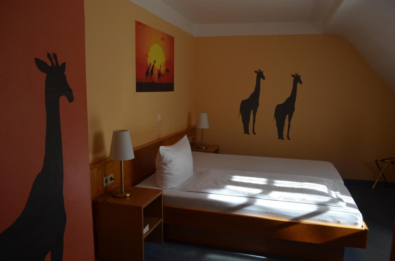 Hotel Zum Goldenen Mann Ращат Екстериор снимка
