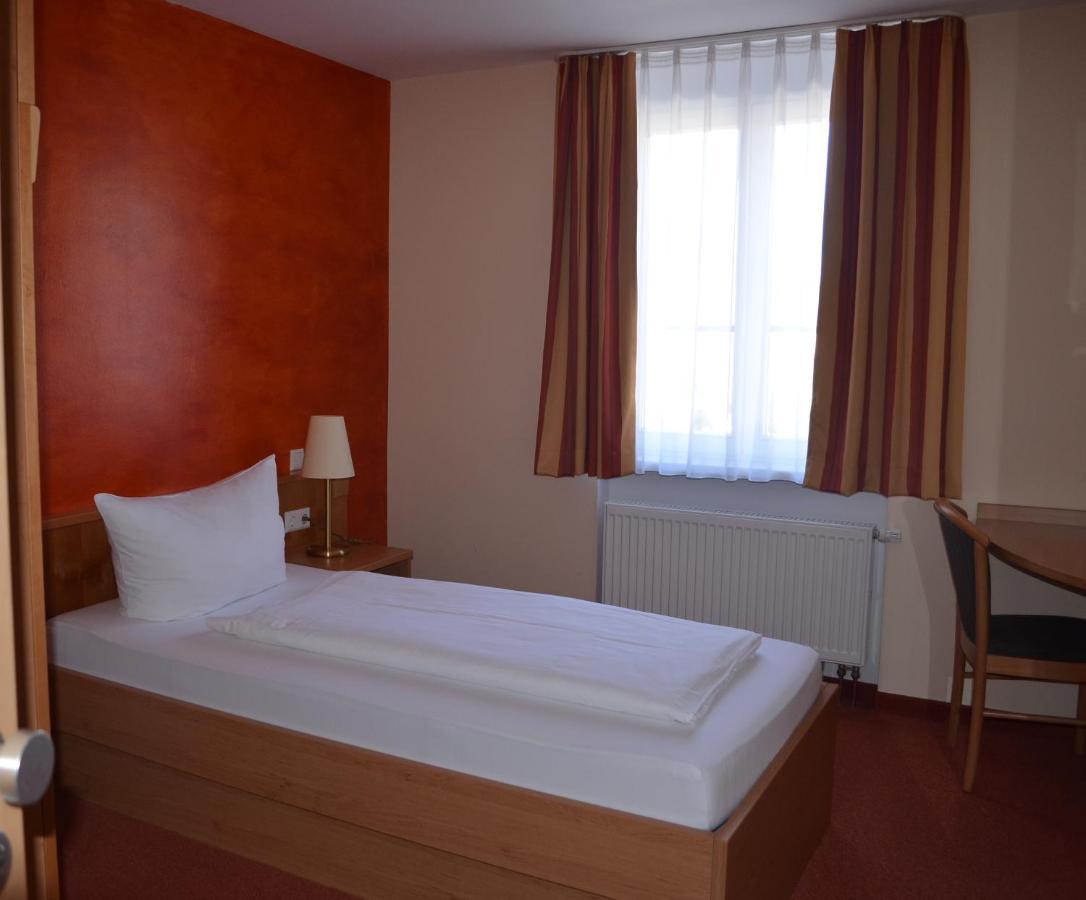 Hotel Zum Goldenen Mann Ращат Екстериор снимка